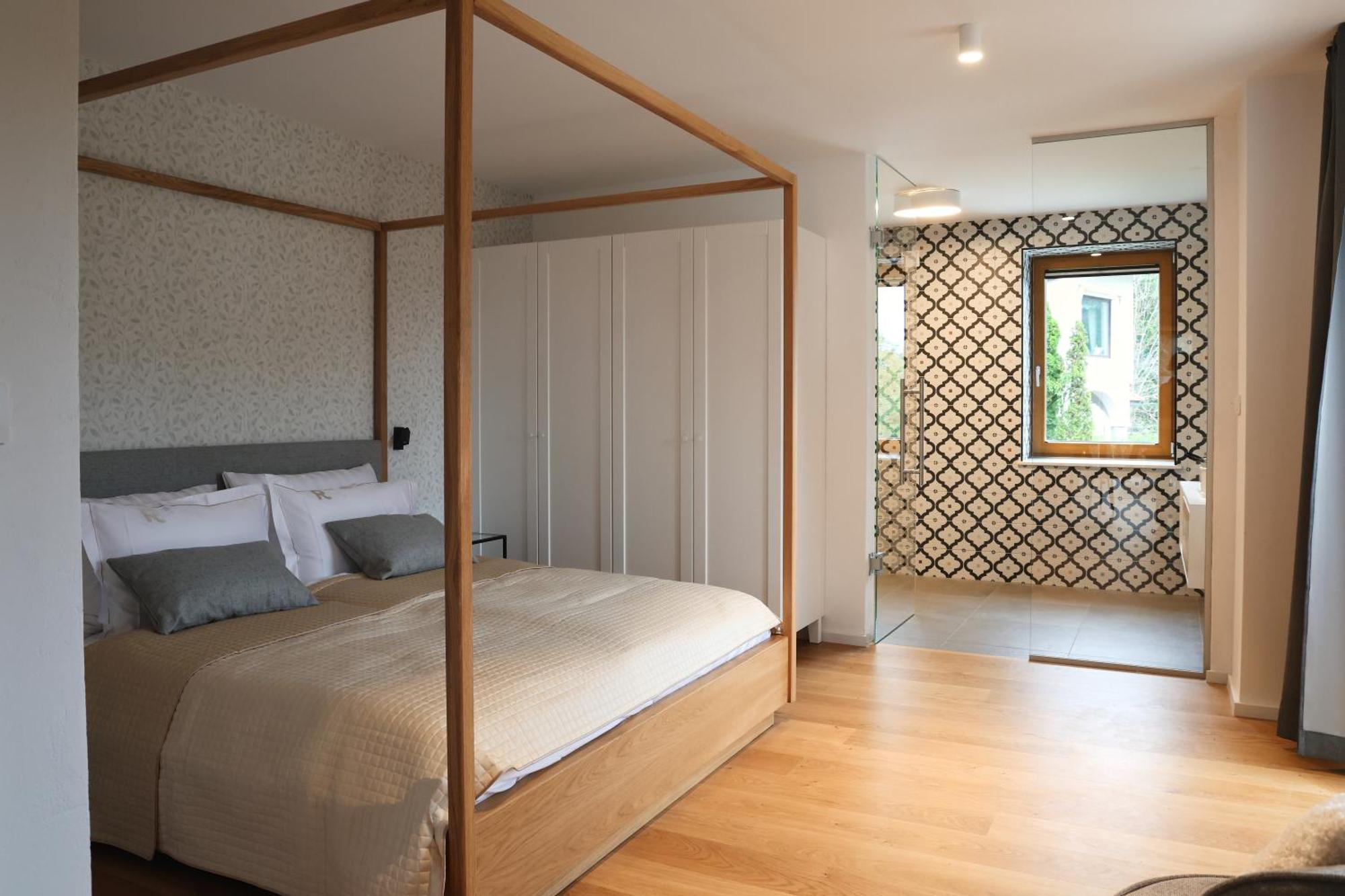 Rodica, Apartment *