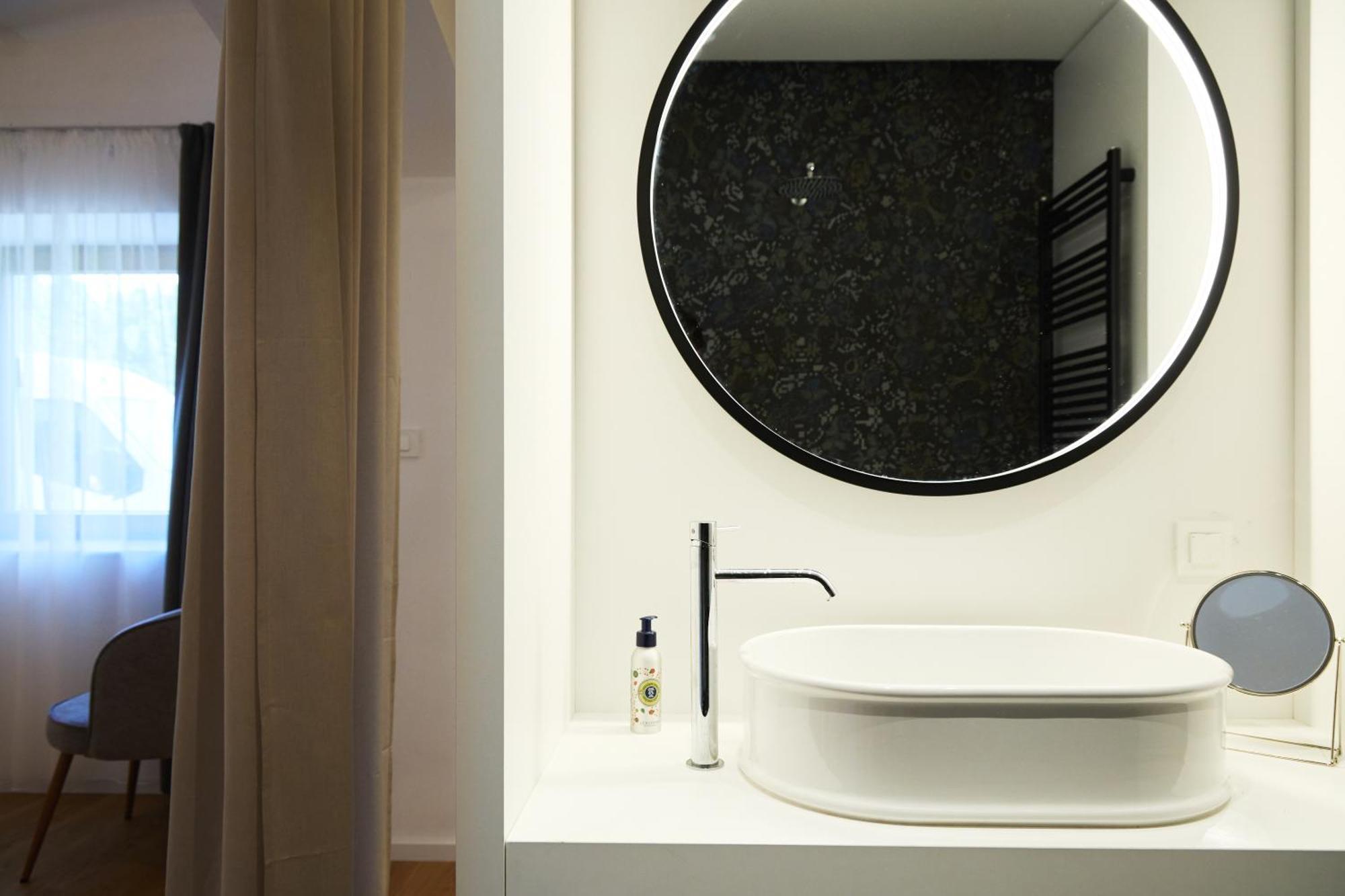 Rodica, Apartment *