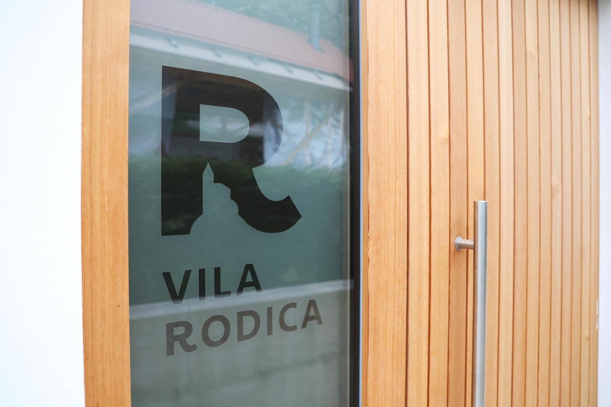 Rodica, *